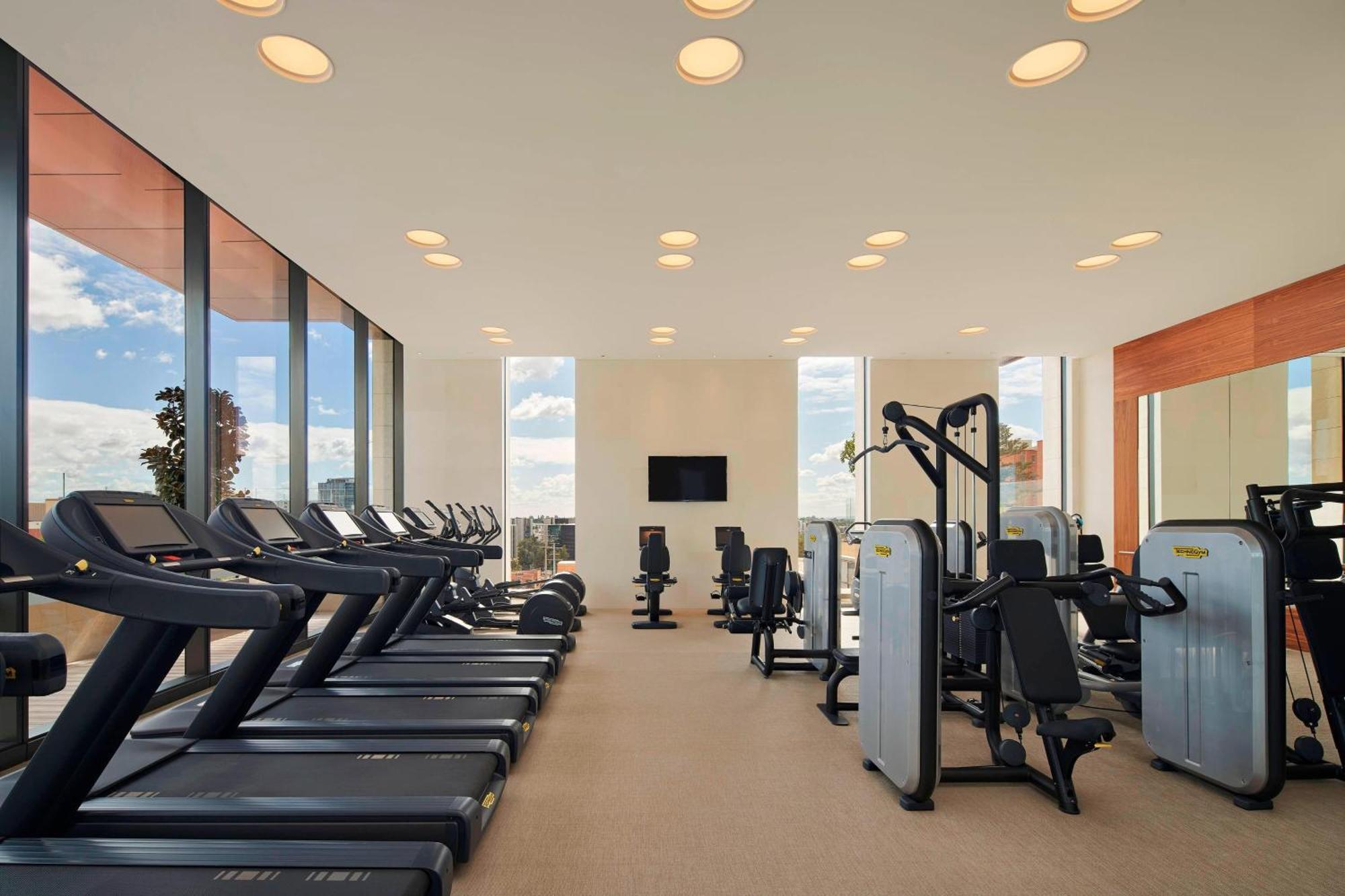 The Westin Perth Hotel Eksteriør billede The gym at the hotel