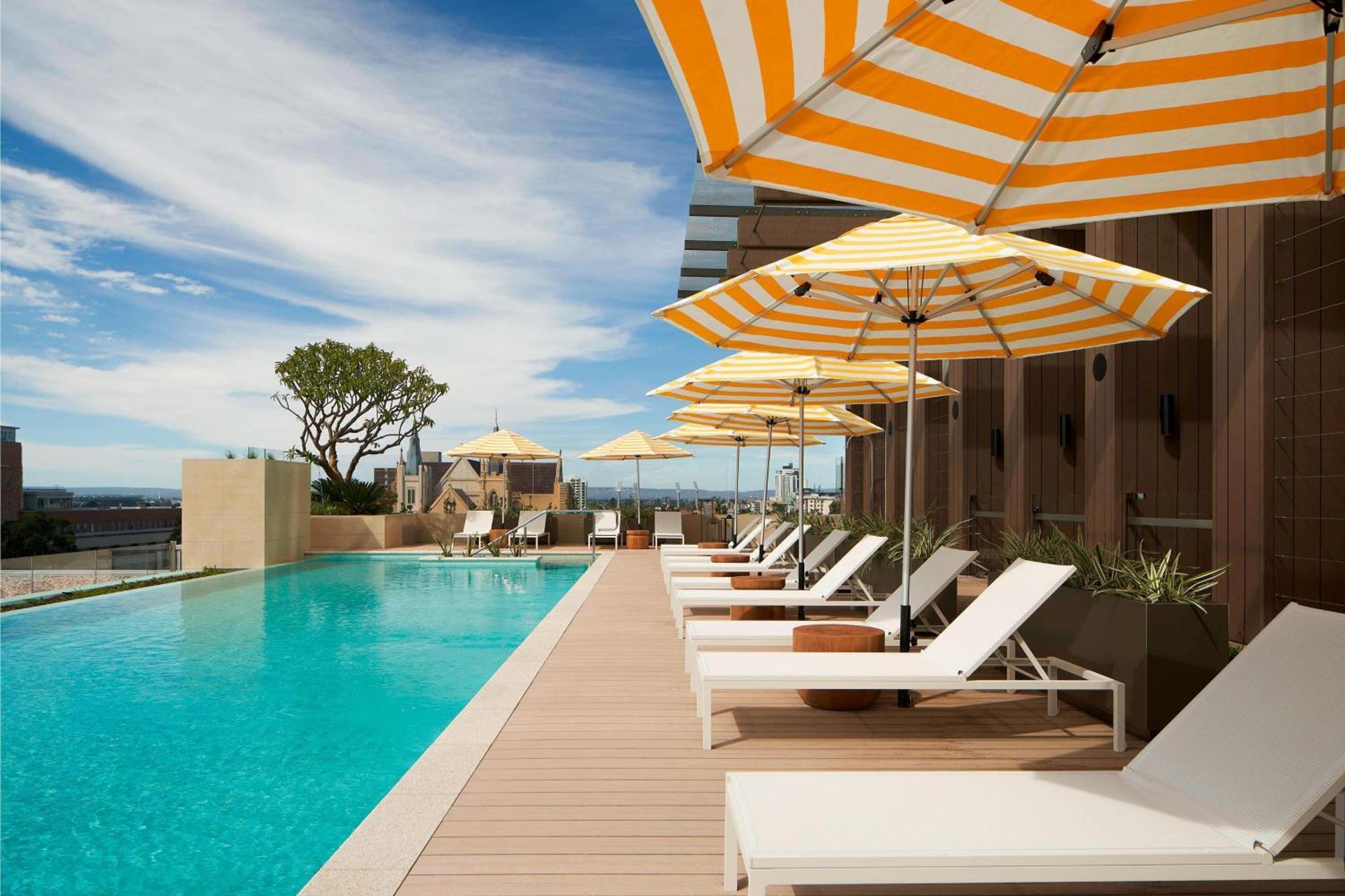 The Westin Perth Hotel Eksteriør billede The rooftop pool at The Standard, East Village